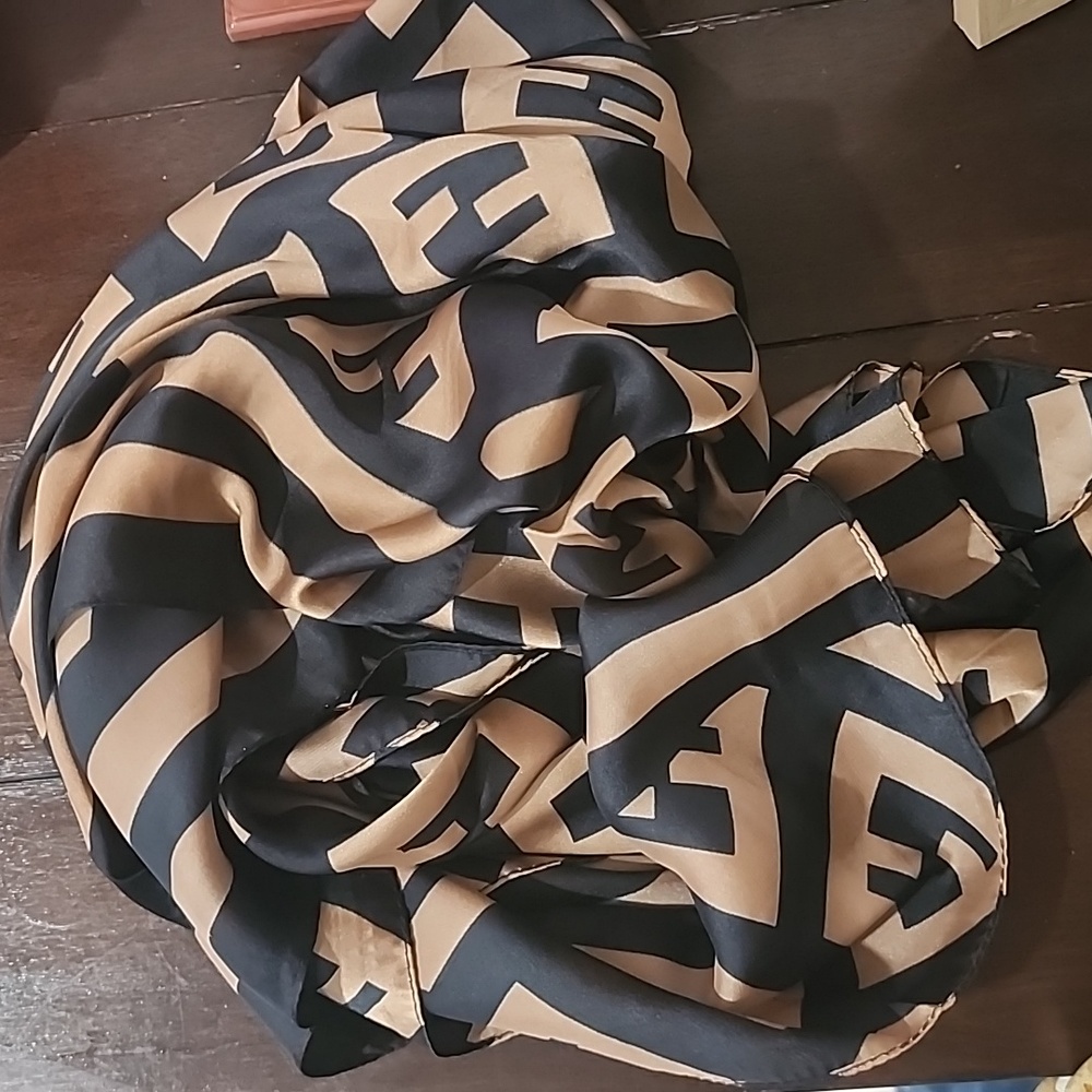Scarf - Picture 4 of 4